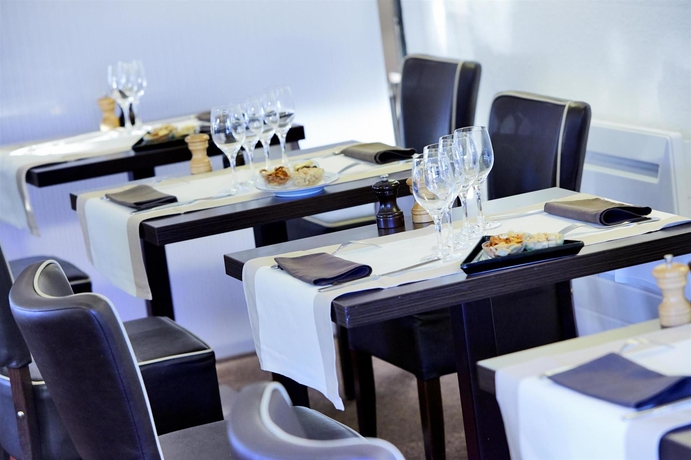 Imagen del bar/restaurante del Hotel Kyriad Orleans - La Chapelle-Saint-Mesmin. Foto 7