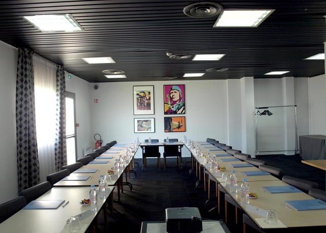 Imagen de los interiores del Hotel Kyriad Orly Athis-Mons. Foto 7