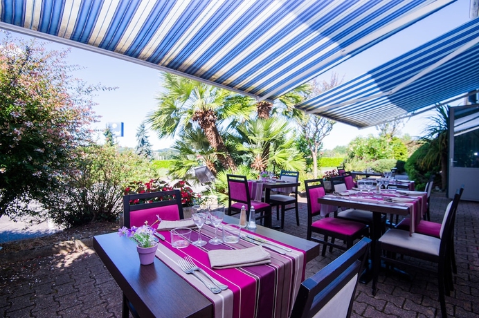 Imagen de la habitación del Hotel Kyriad Orthez. Foto 11