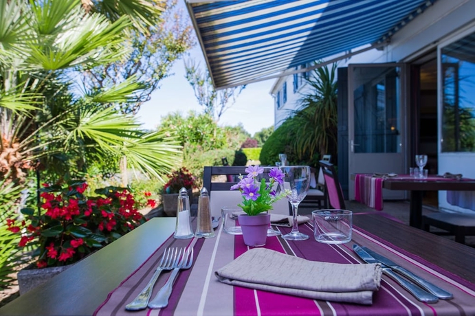 Imagen de los exteriores del Hotel Kyriad Orthez. Foto 16