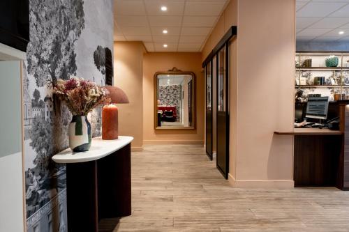 Imagen general del Hotel Kyriad Paris 10 Canal Saint Martin. Foto 4