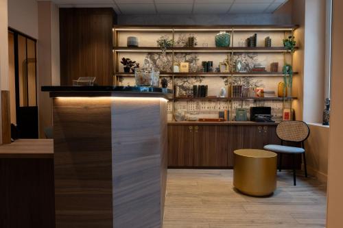 Imagen general del Hotel Kyriad Paris 10 Canal Saint Martin. Foto 6