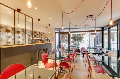 Imagen del bar/restaurante del Hotel Kyriad Paris 12 - Nation. Foto 5
