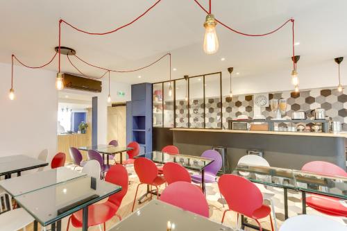 Imagen del bar/restaurante del Hotel Kyriad Paris 12 - Nation. Foto 6