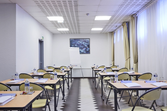 Imagen general del Hotel Kyriad Paris Cachan. Foto 7