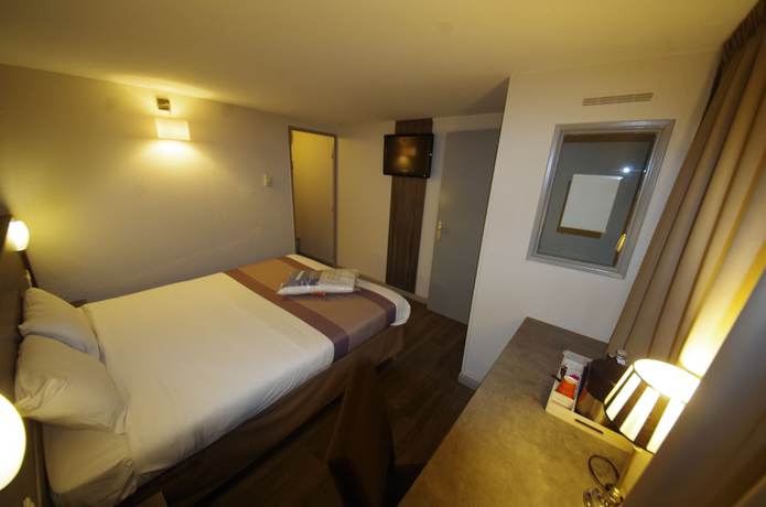 Imagen de la habitación del Hotel Kyriad Peronne. Foto 5