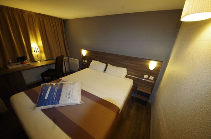 Imagen de la habitación del Hotel Kyriad Peronne. Foto 6