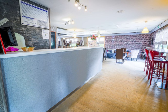 Imagen de los interiores del Hotel Kyriad Peronne. Foto 19