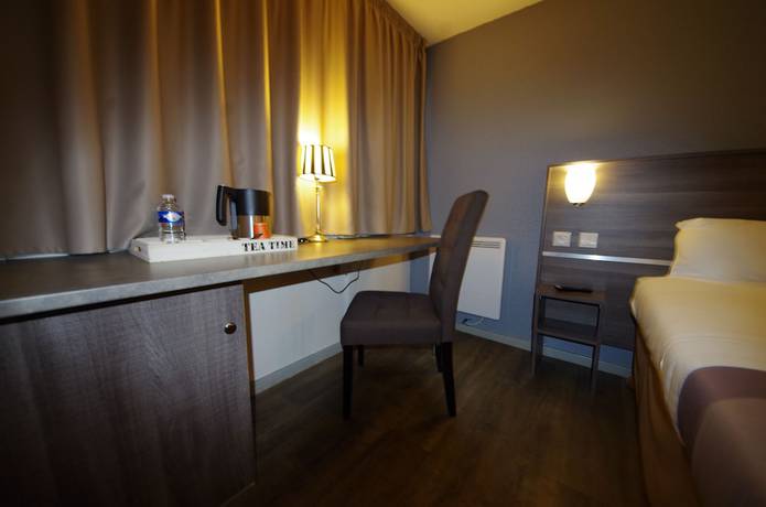 Imagen de la habitación del Hotel Kyriad Peronne. Foto 8
