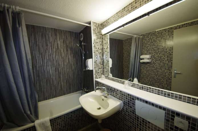 Imagen de la habitación del Hotel Kyriad Peronne. Foto 17