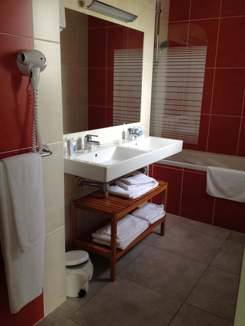 Imagen de la habitación del Hotel Kyriad Perpignan Sud. Foto 7
