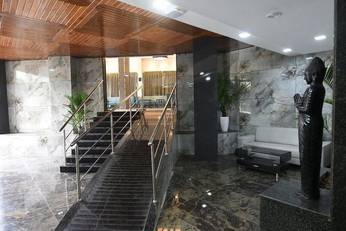Imagen de los interiores del Hotel Kyriad Pimpri. Foto 16