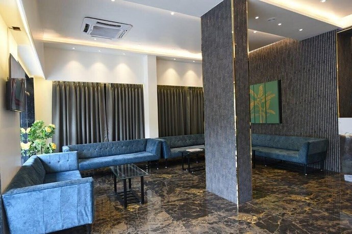 Imagen de los interiores del Hotel Kyriad Pimpri. Foto 18