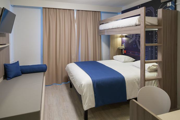 Imagen de la habitación del Hotel Kyriad Poitiers Jules Verne Site Du Futuroscope. Foto 11