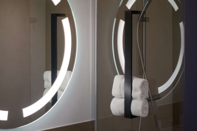 Imagen de la habitación del Hotel Kyriad Prestige Amiens Poulainville and SPA. Foto 6