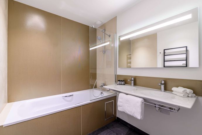 Imagen de la habitación del Hotel Kyriad Prestige Amiens Poulainville and SPA. Foto 16