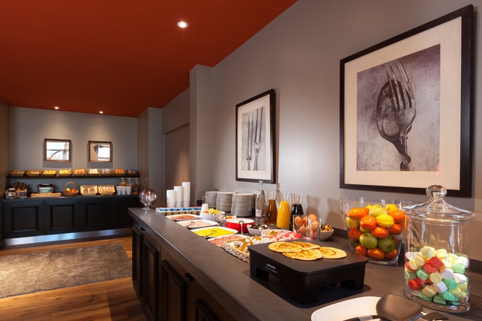 Imagen del bar/restaurante del Hotel Kyriad Prestige Beaune - Le Panorama. Foto 5