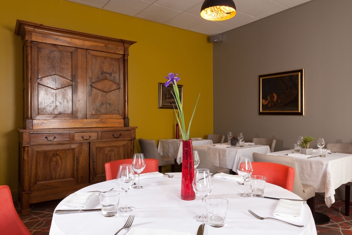 Imagen del bar/restaurante del Hotel Kyriad Prestige Beaune - Le Panorama. Foto 6