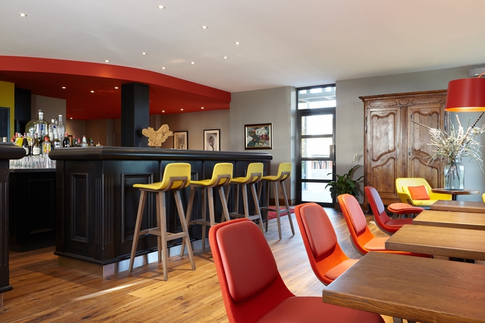 Imagen del bar/restaurante del Hotel Kyriad Prestige Beaune - Le Panorama. Foto 8