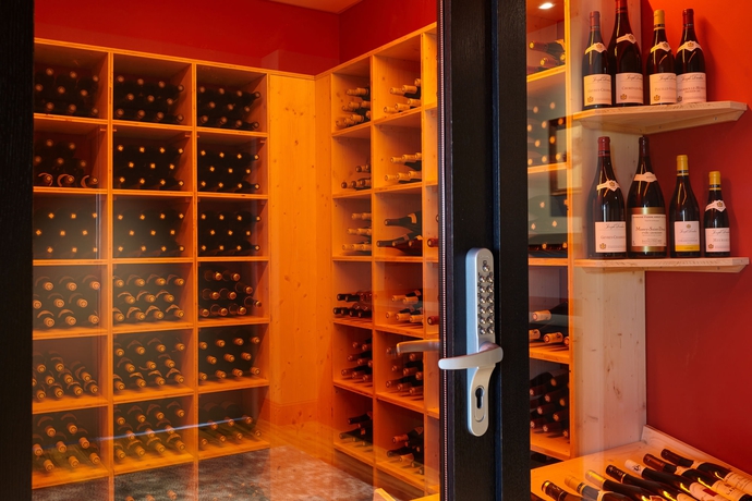 Imagen del bar/restaurante del Hotel Kyriad Prestige Beaune - Le Panorama. Foto 9