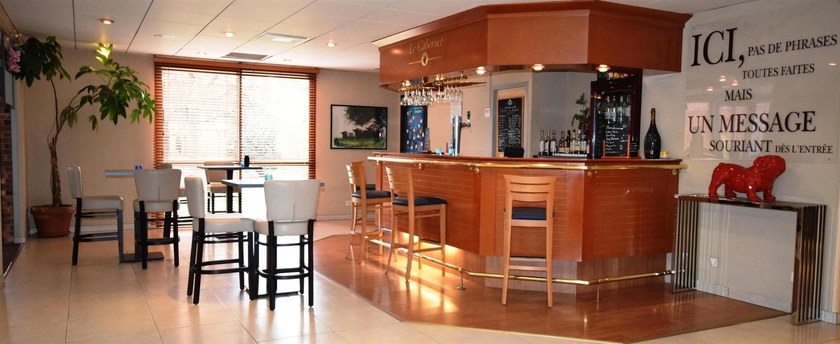 Imagen del bar/restaurante del Hotel Kyriad Prestige Bordeaux Ouest Mérignac. Foto 5