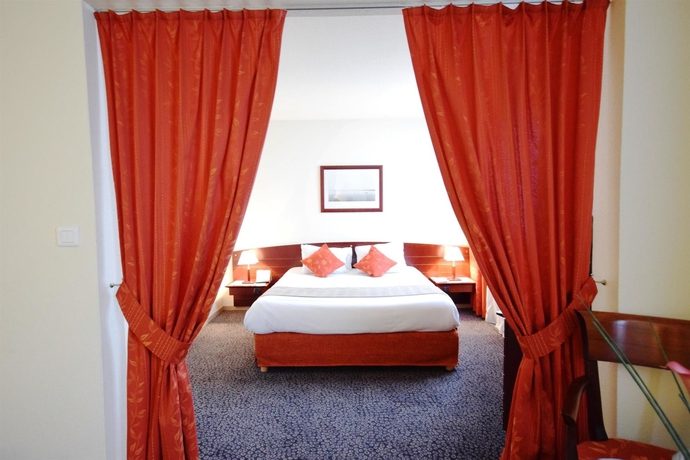 Imagen de la habitación del Hotel Kyriad Prestige Bordeaux Ouest Mérignac. Foto 13