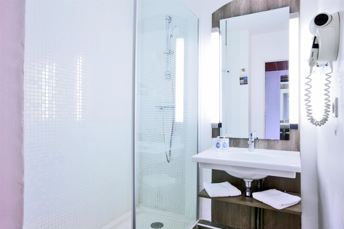 Imagen de la habitación del Hotel Kyriad Prestige Compiègne. Foto 13