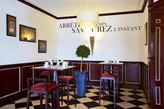 Imagen del bar/restaurante del Hotel Kyriad Prestige Compiègne. Foto 5