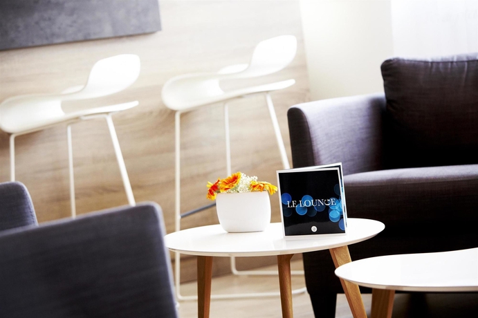 Imagen del bar/restaurante del Hotel Kyriad Prestige Vannes Centre - Palais Des Arts. Foto 4