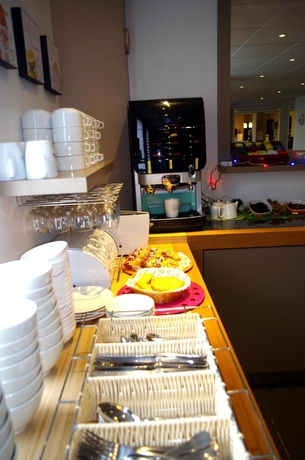 Imagen del bar/restaurante del Hotel Kyriad Quimper Sud. Foto 9