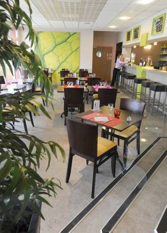 Imagen del bar/restaurante del Hotel Kyriad - Rennes Chantepie. Foto 3