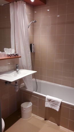 Imagen de la habitación del Hotel Kyriad Rennes Nord. Foto 10