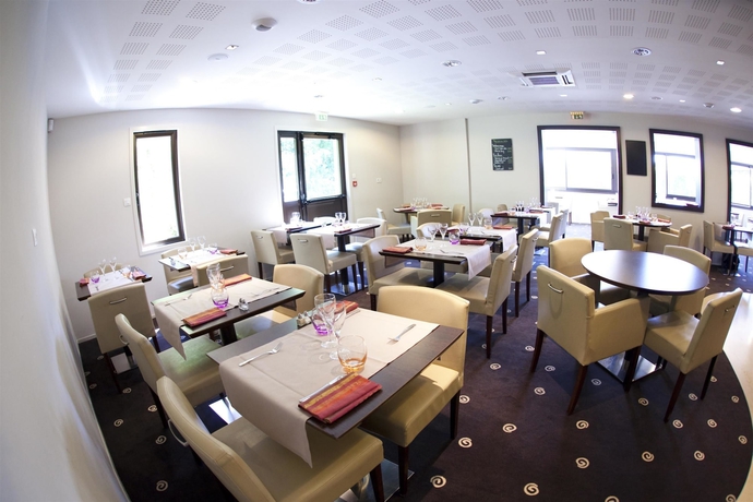 Imagen del bar/restaurante del Hotel Kyriad Rennes Nord. Foto 3