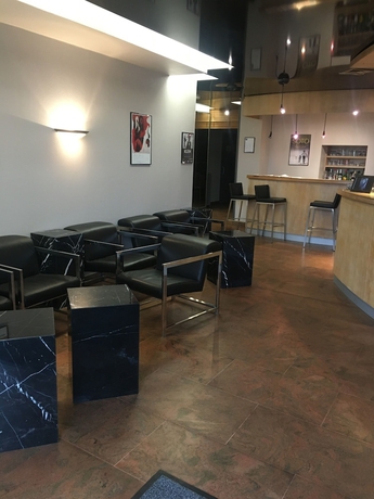 Imagen del bar/restaurante del Hotel Kyriad Rodez. Foto 5