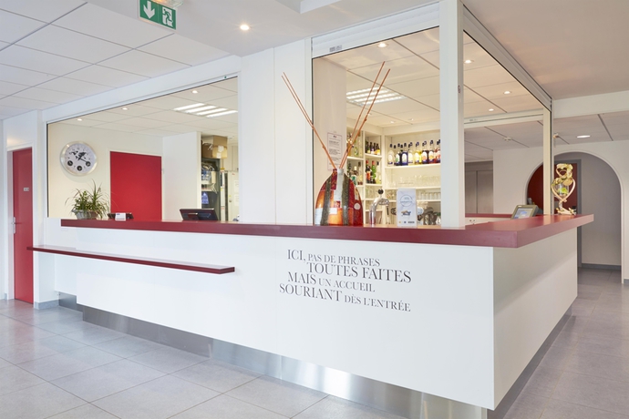 Imagen de los interiores del Hotel Kyriad Saint Chely D'apcher - Aire De La Loz&egrave;re. Foto 11