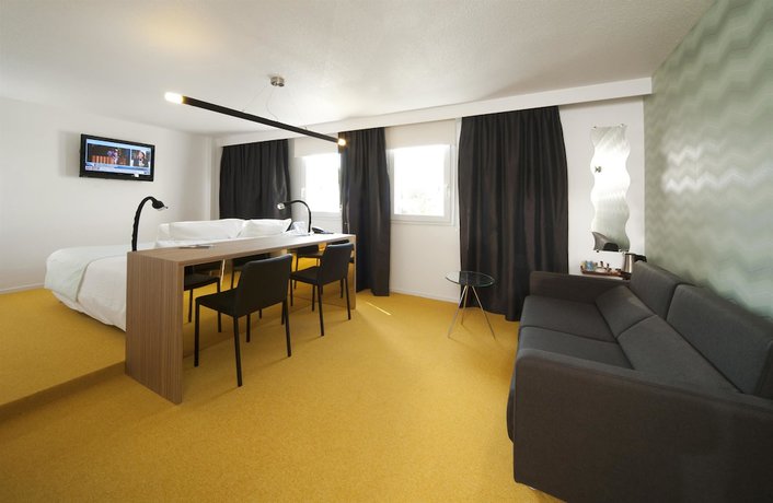 Imagen de la habitación del Hotel Kyriad Saint Etienne Centre. Foto 6