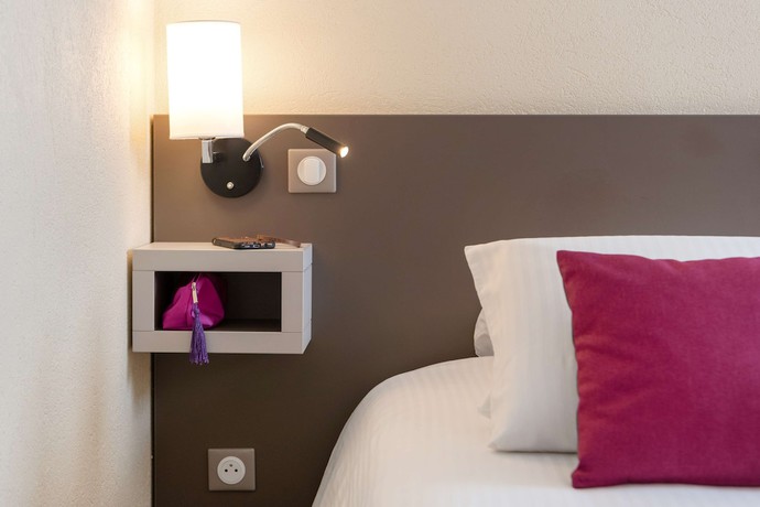 Imagen de la habitación del Hotel Kyriad Saint Etienne Centre. Foto 11