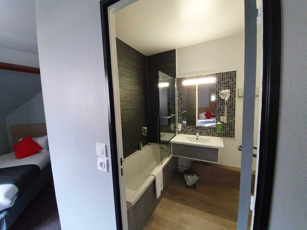 Imagen de la habitación del Hotel Kyriad Saint Fargeau Ponthierry Apollonia. Foto 17