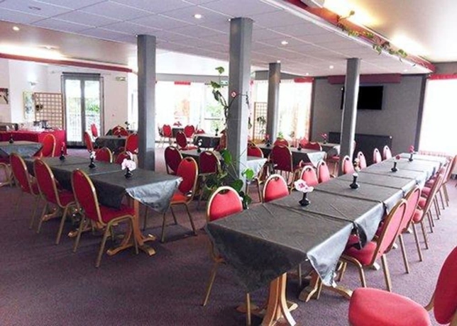 Imagen del bar/restaurante del Hotel Kyriad Saint Fargeau Ponthierry Apollonia. Foto 5