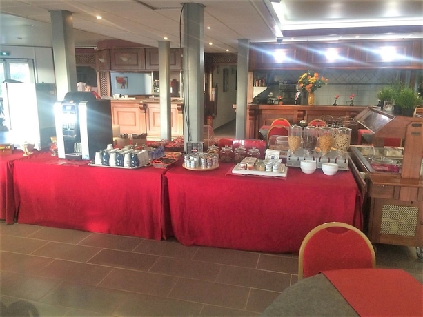 Imagen del bar/restaurante del Hotel Kyriad Saint Fargeau Ponthierry Apollonia. Foto 6