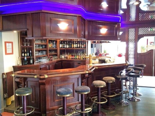 Imagen de los exteriores del Hotel Kyriad Saint Fargeau Ponthierry Apollonia. Foto 18