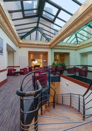 Imagen de los interiores del Hotel Kyriad Saint Malo Centre Plage. Foto 4