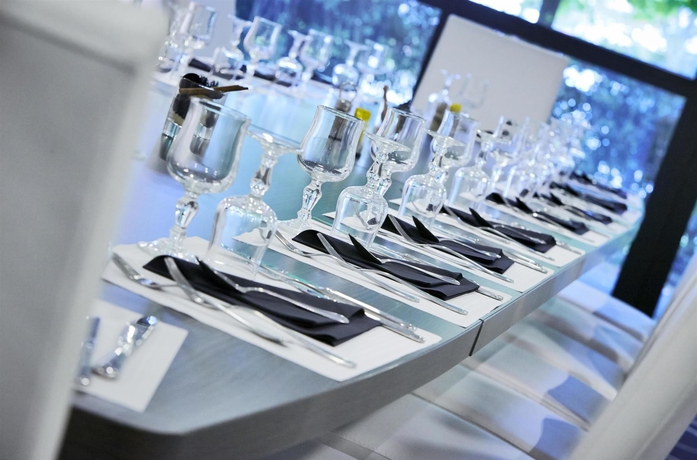 Imagen de los interiores del Hotel Kyriad Saint Quentin En Yvelines - Montigny. Foto 12