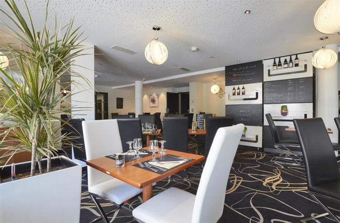 Imagen de la habitación del Hotel Kyriad Saint Quentin En Yvelines - Montigny. Foto 11