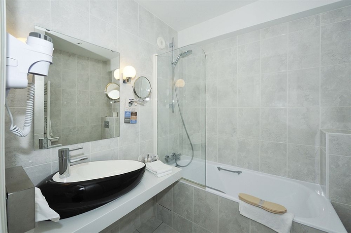 Imagen de la habitación del Hotel Kyriad Saumur. Foto 7