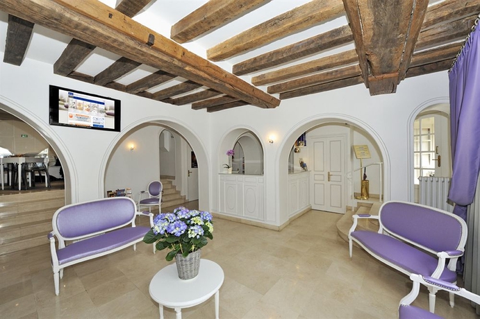 Imagen de los interiores del Hotel Kyriad Saumur. Foto 14