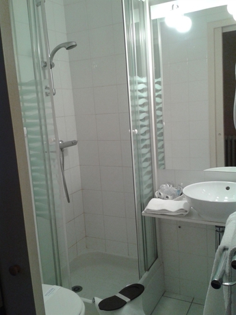 Imagen de la habitación del Hotel Kyriad Saumur. Foto 9