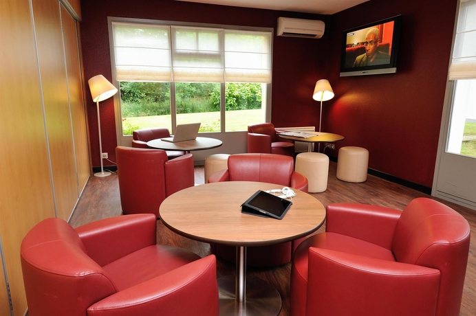 Imagen del bar/restaurante del Hotel Kyriad Sedan. Foto 7