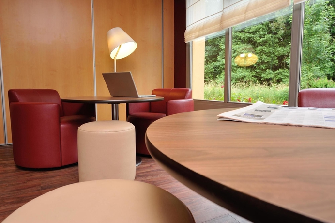 Imagen del bar/restaurante del Hotel Kyriad Sedan. Foto 8