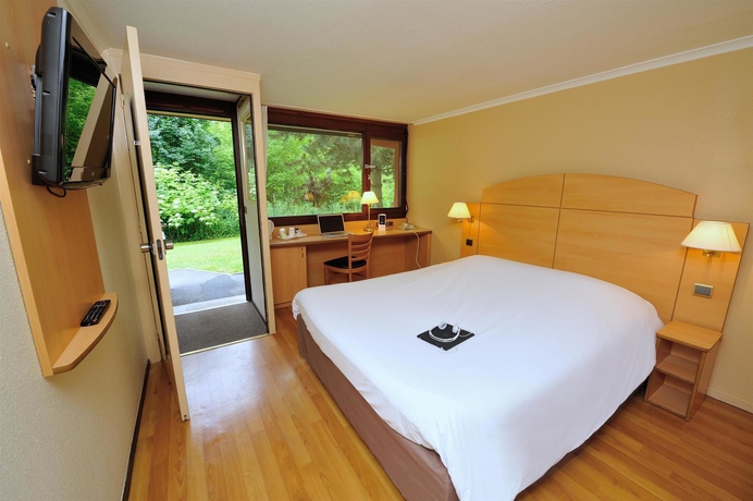 Imagen de la habitación del Hotel Kyriad Sedan. Foto 13